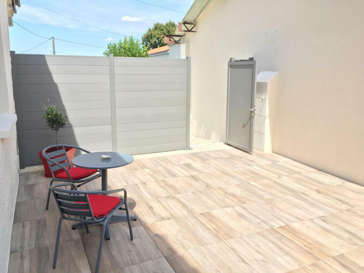 Le Margouillat Apartment Vibrac  Luaran gambar